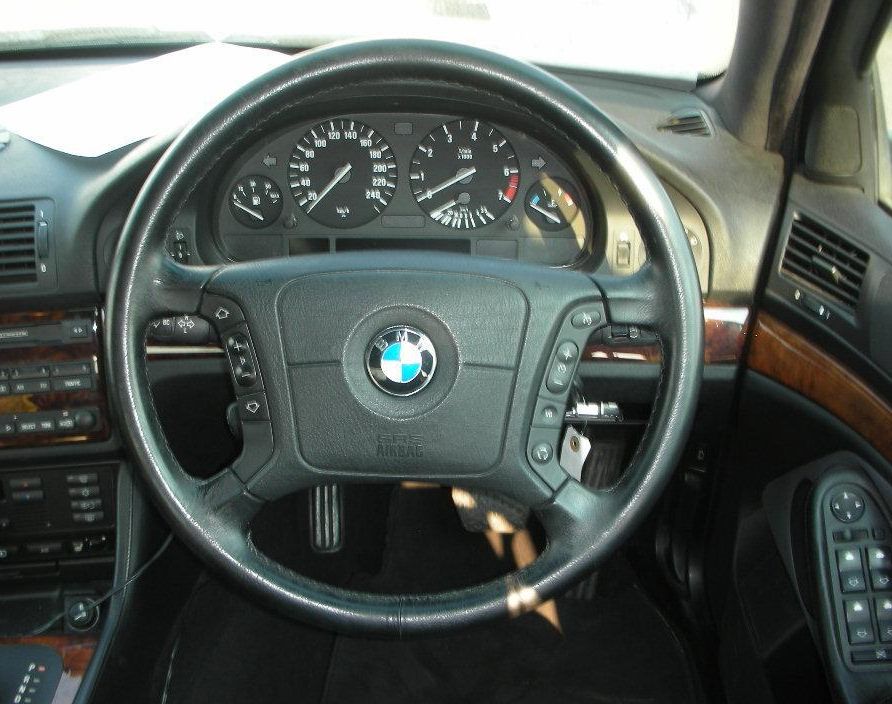  BMW 528 (E39) 1996-2004 :  5